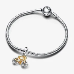 Pandora - Cykel i sølv med forgyldt detaljer - 763354c01