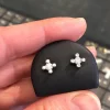 Solitaireørestikker med 2 x 0,05 ct brillanter